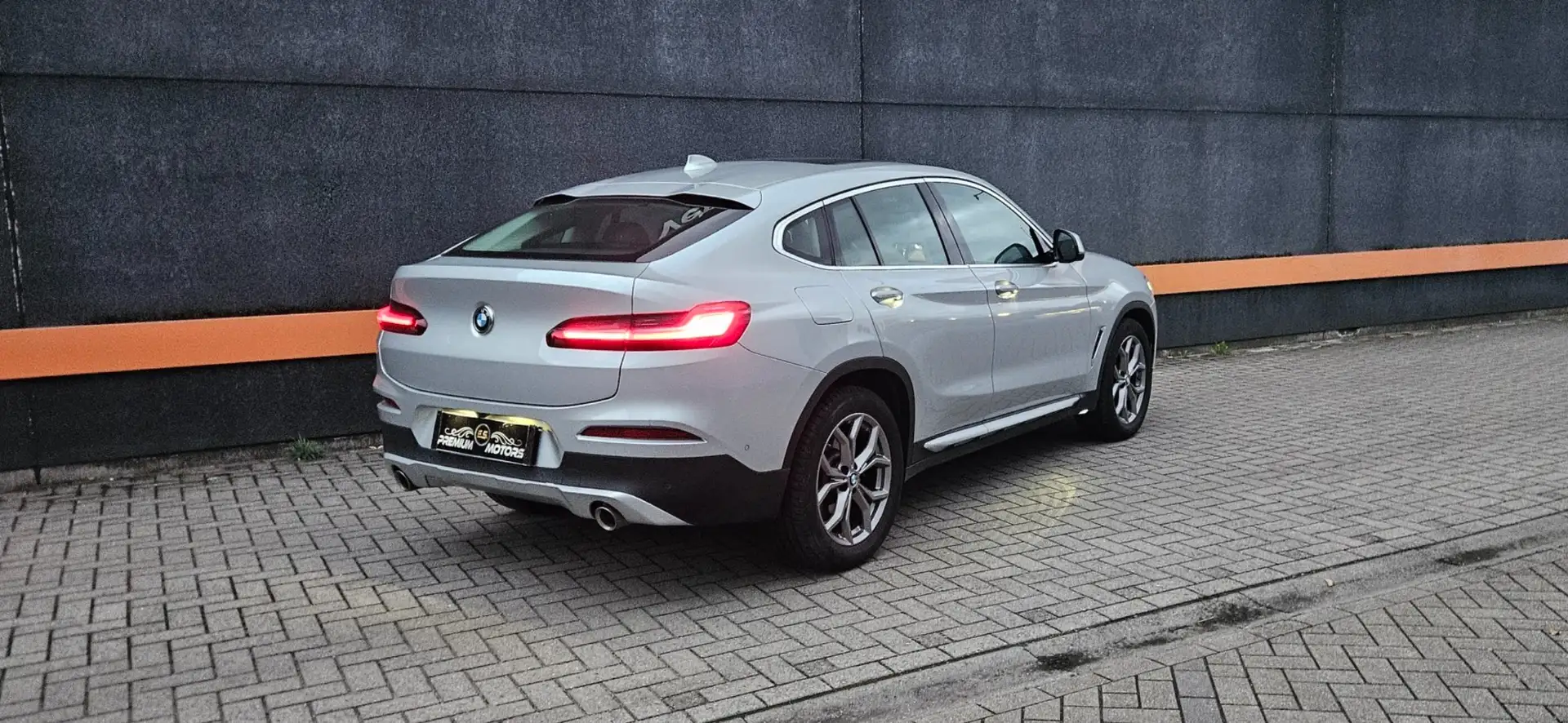 BMW X4 xDrive20i xLine/PANO/LEDER/CAMERA/LED/FULL*41000KM Argent - 2