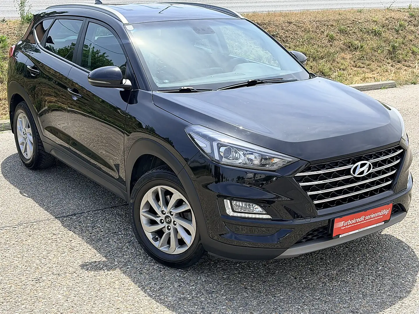 Hyundai TUCSON Tucson 1,6 CRDI Aut. *Sehr gepflegt* Schwarz - 2
