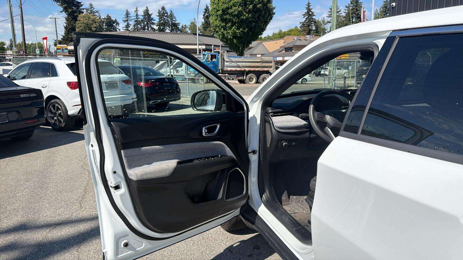 2025 Jeep Compass — view 7