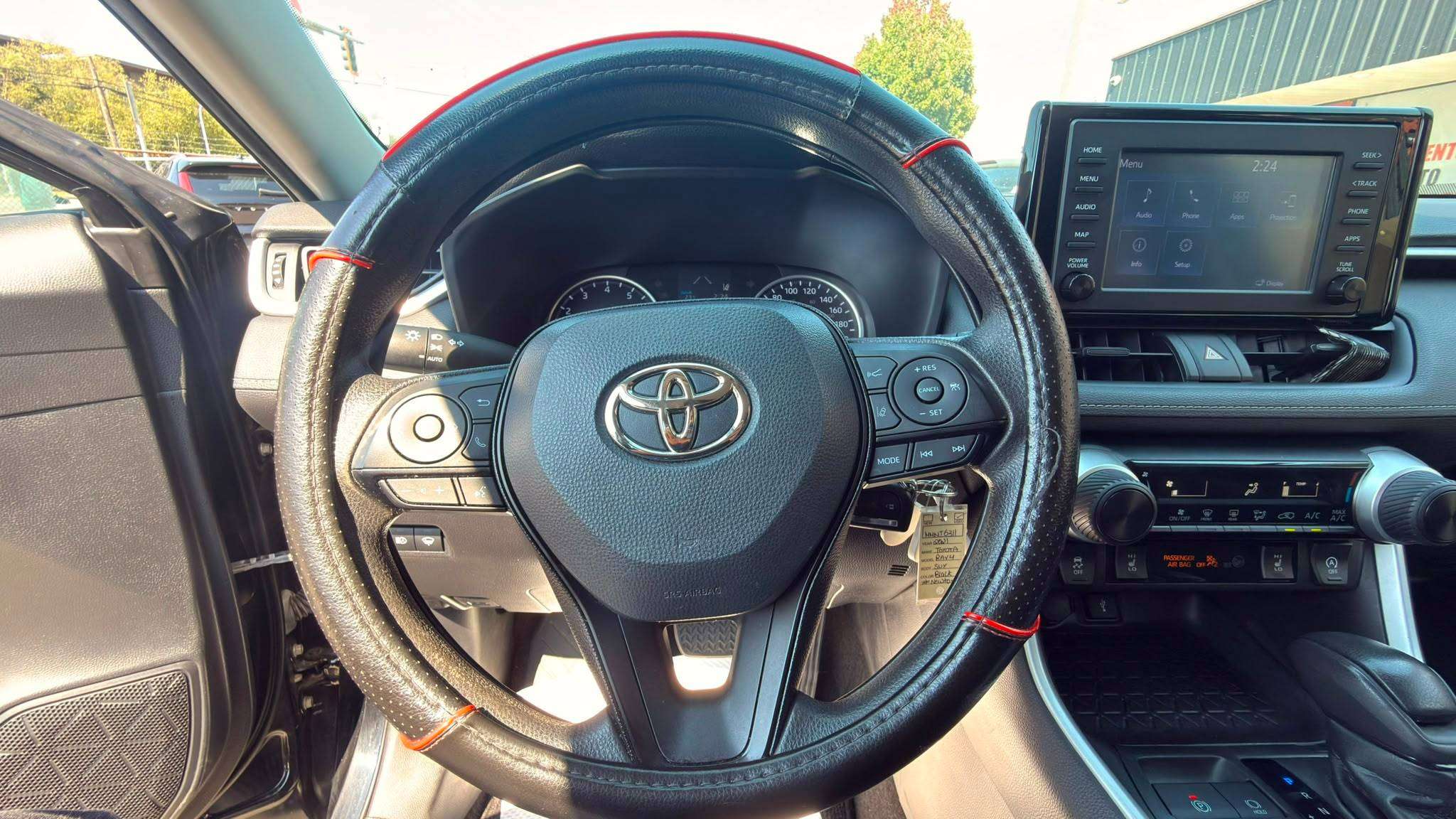 2021 Toyota RAV4 — view 11