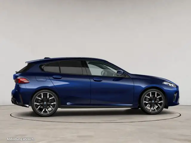 BMW 1 Series view 8
