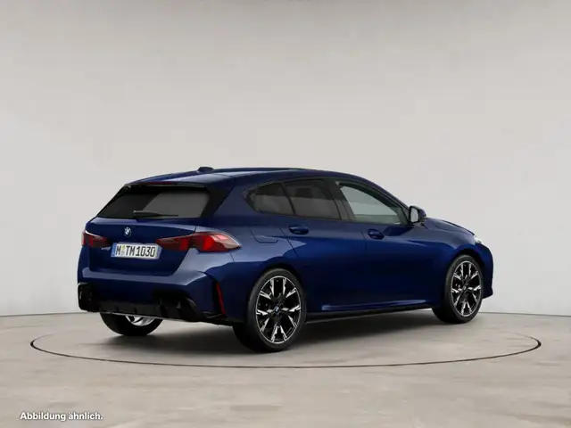 BMW 1 Series view 2