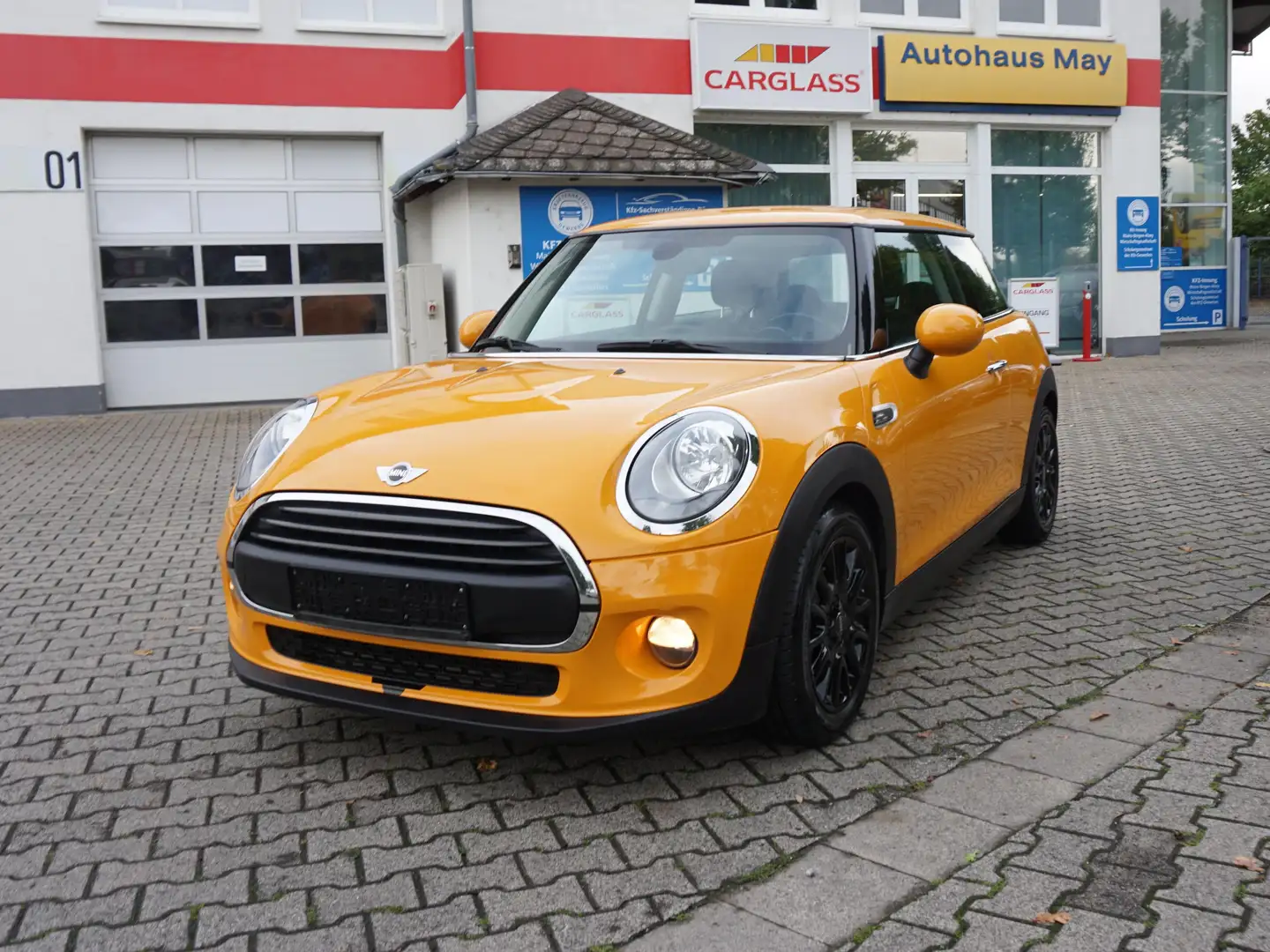 MINI One One Oranje - 2