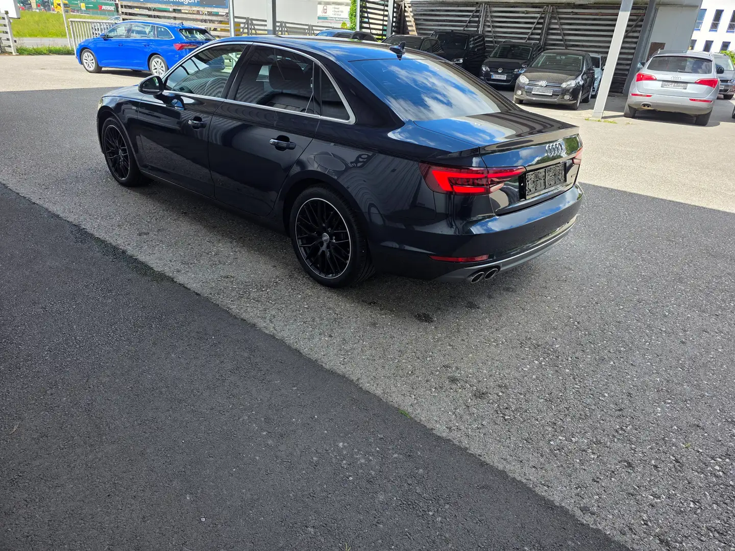 Audi A4 quattro sport S Line Blau - 2