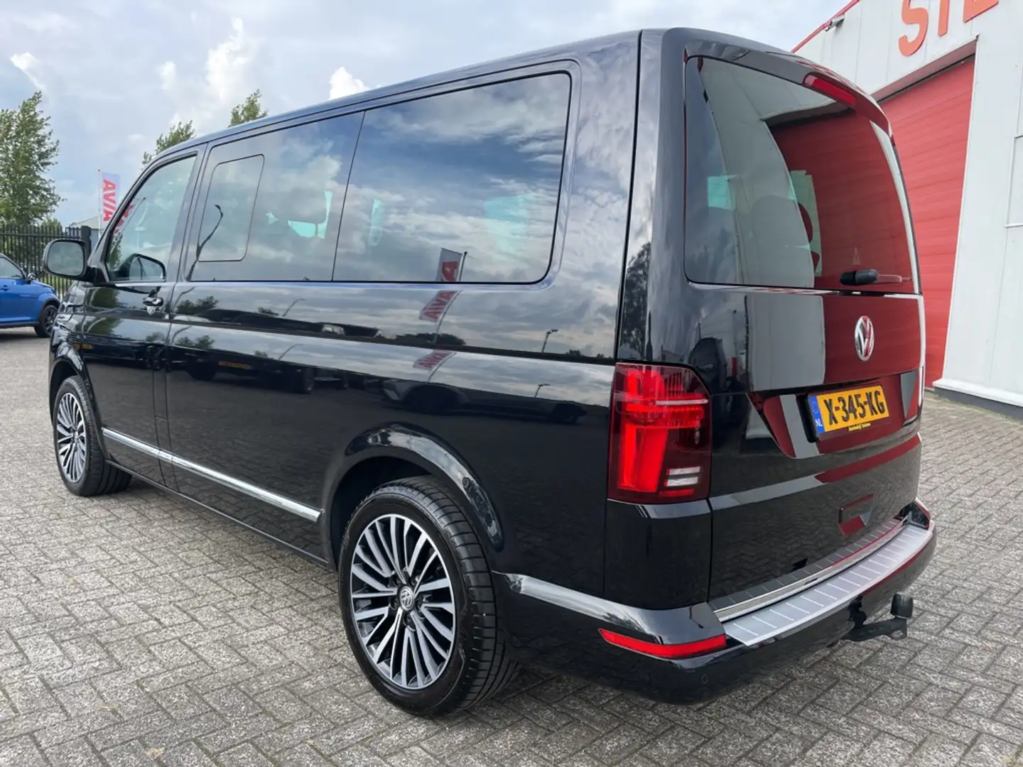 Volkswagen Transporter Multivan 2.0 TDI L1H1 4Motion Generation Six crna - 2