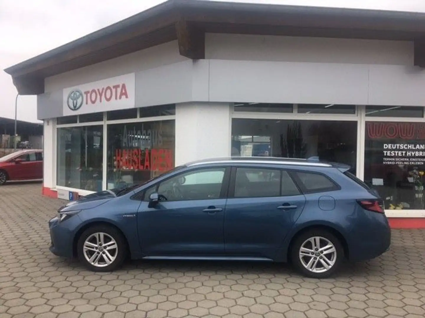 Toyota Corolla Touring Sports 1,8 Hybrid Business Edit. Blauw - 2