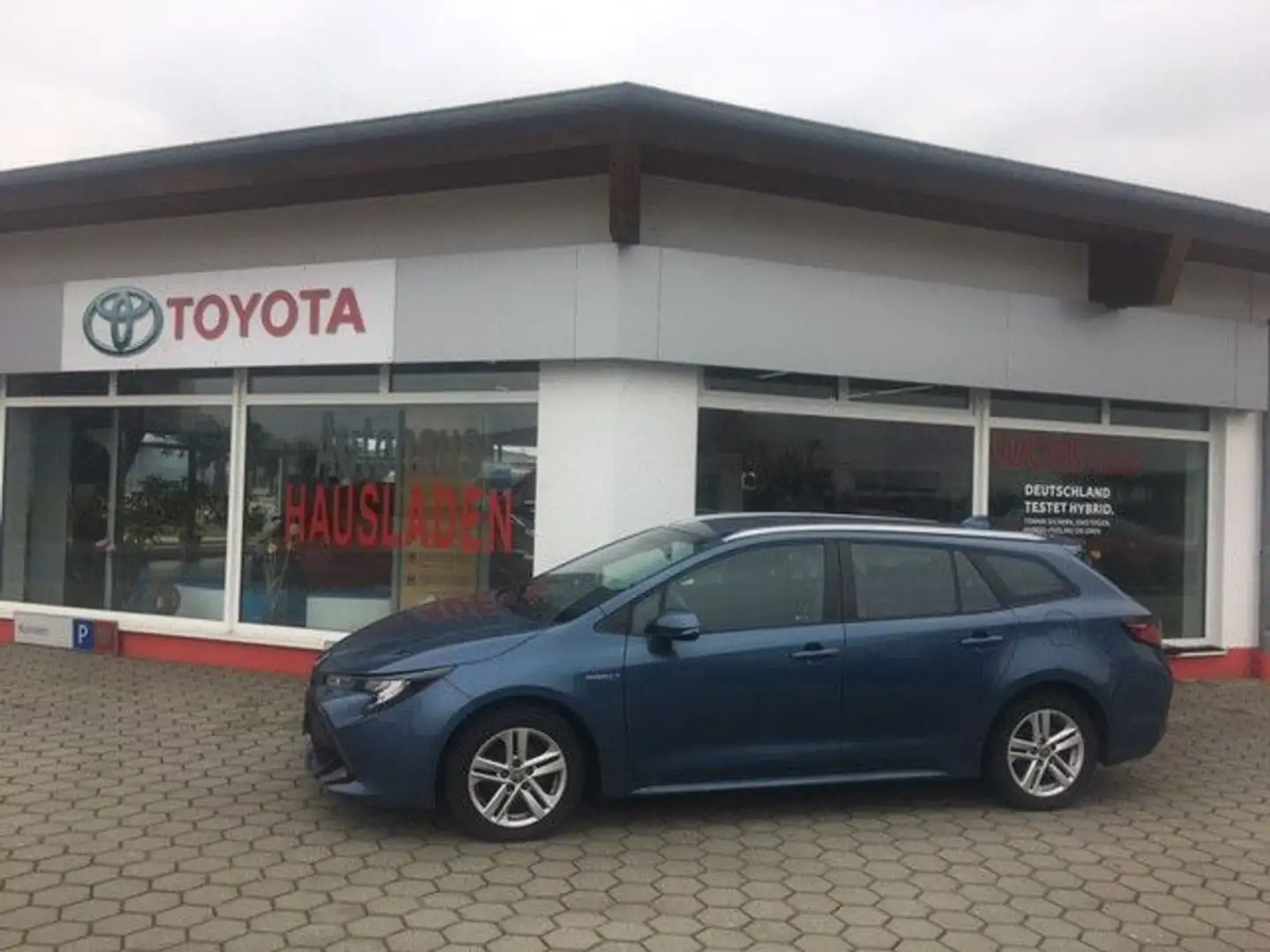 Toyota Corolla Touring Sports 1,8 Hybrid Business Edit. Blauw - 1