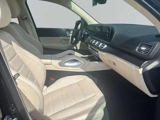 Mercedes-Benz GLS Class view 9