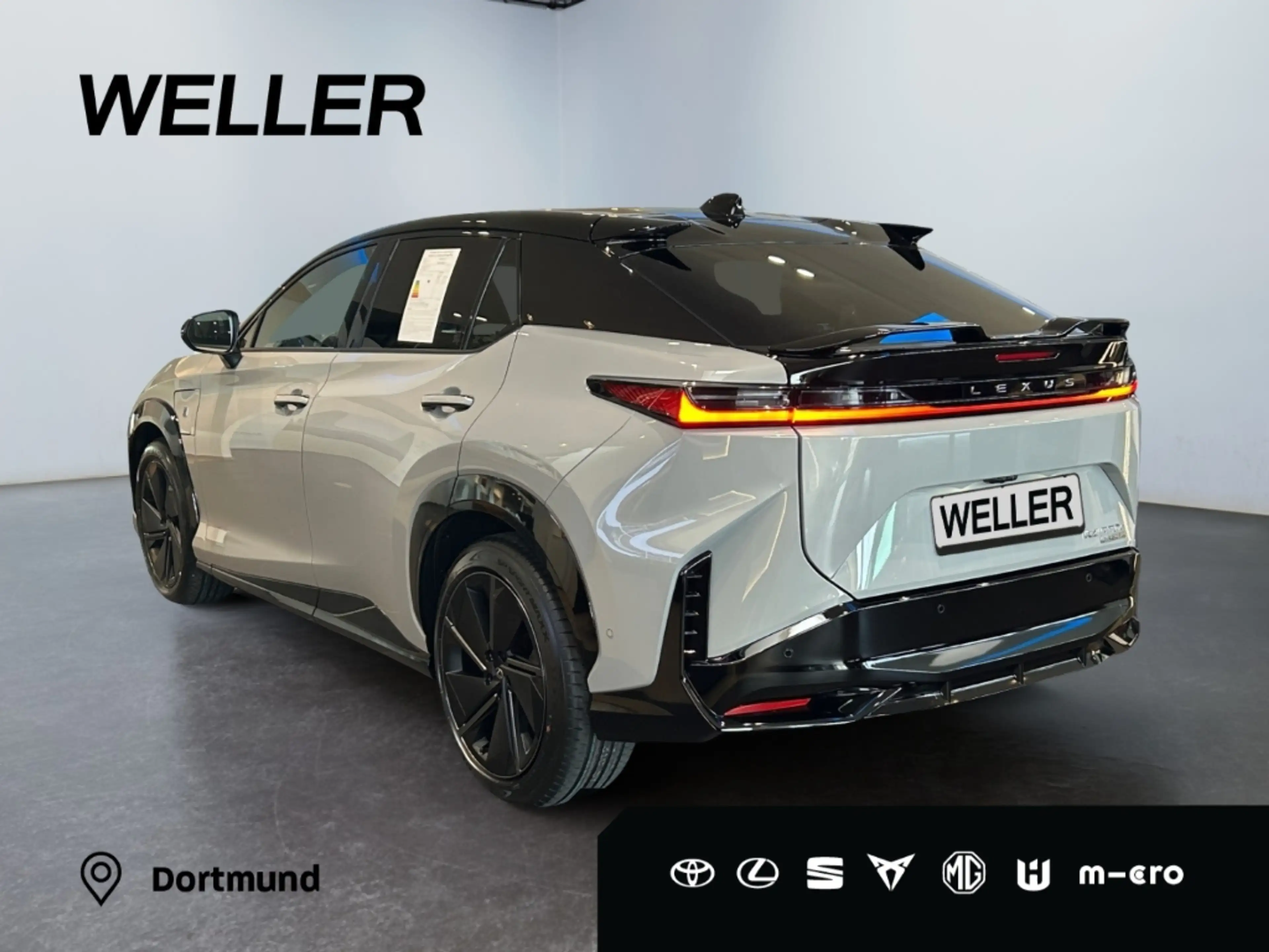 Lexus RZ 550e F SPORT *Allrad*Steer by Wire*360°*Pano* — photo 14