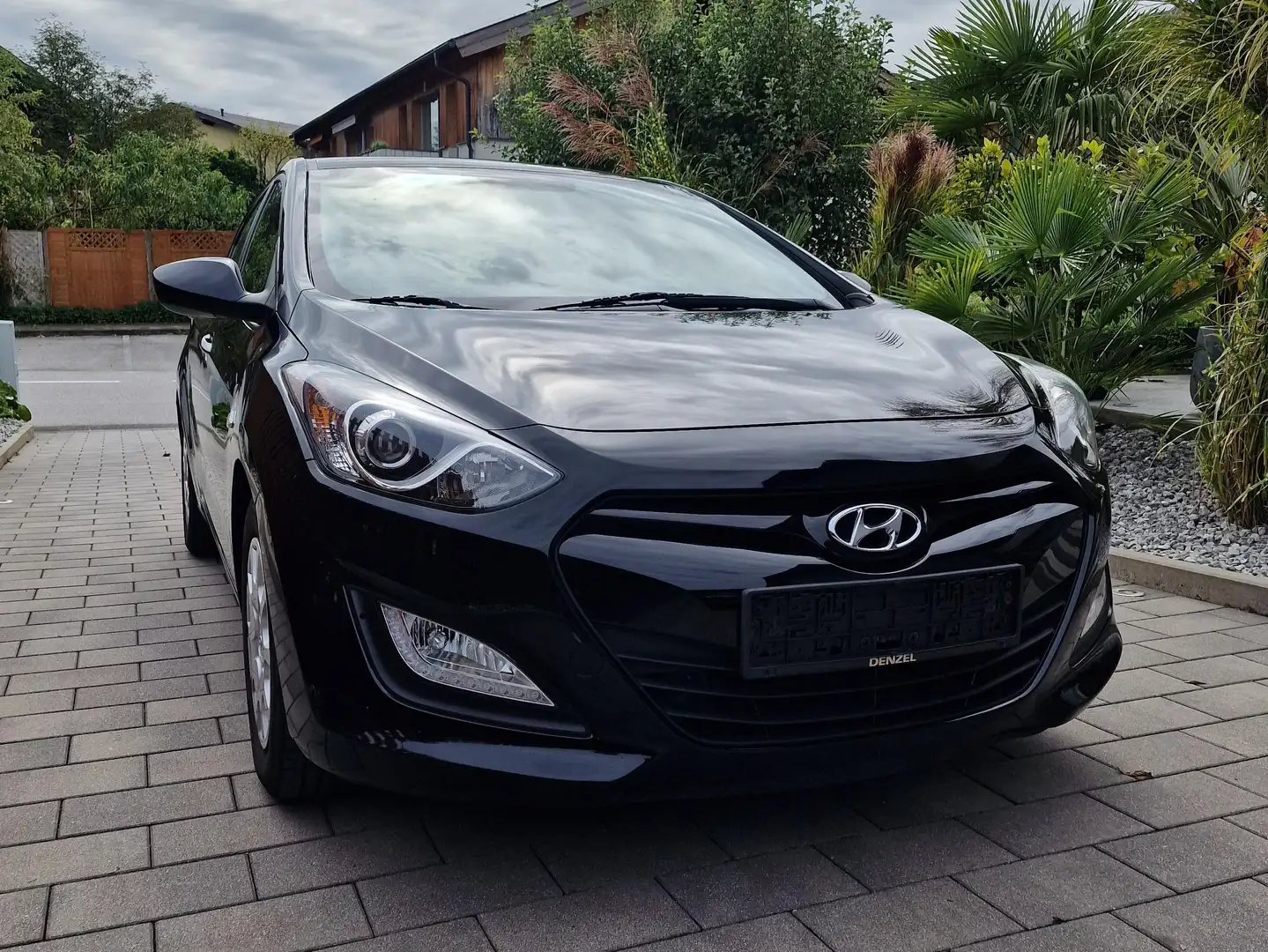 Hyundai i30 i30 1,4 CVVT Europe Plus Europe Plus Schwarz - 2