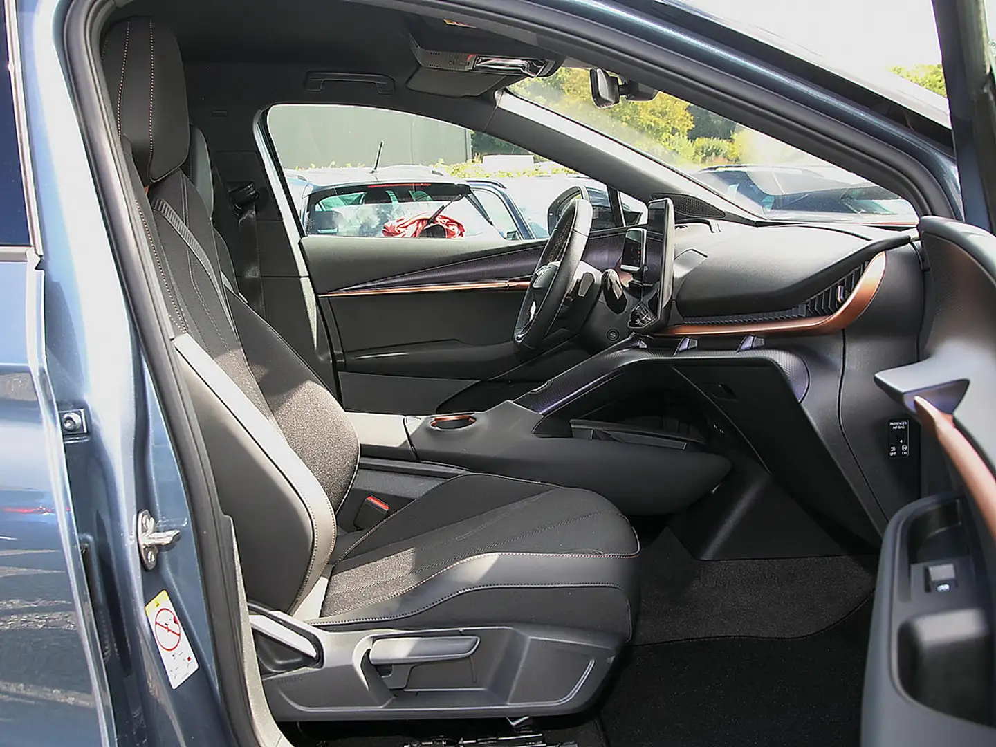 CUPRA Tavascan 210 kW Edge NAV KAM PDC SHZ LED PDC Blau - 2