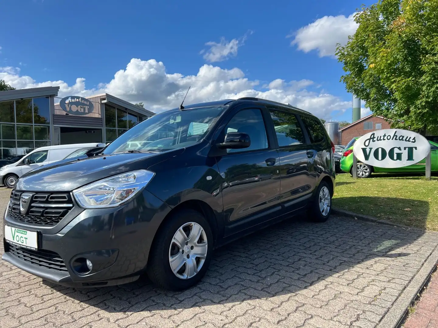 Dacia Lodgy Comfort 1.5 TEMP/PDC/KLIMA Grau - 1
