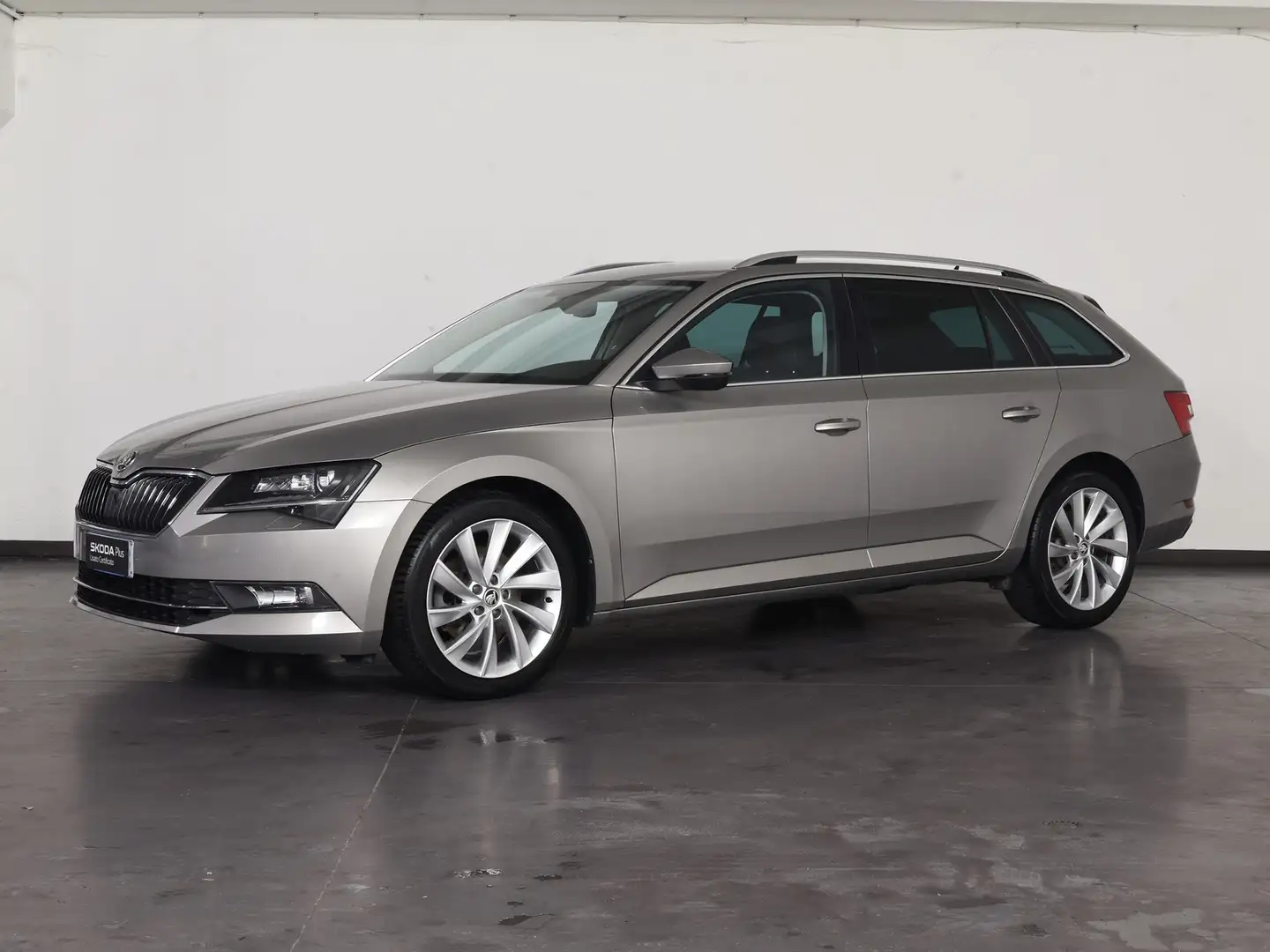 Skoda Superb wagon 2.0 tdi ambition 150cv dsg Bianco - 1