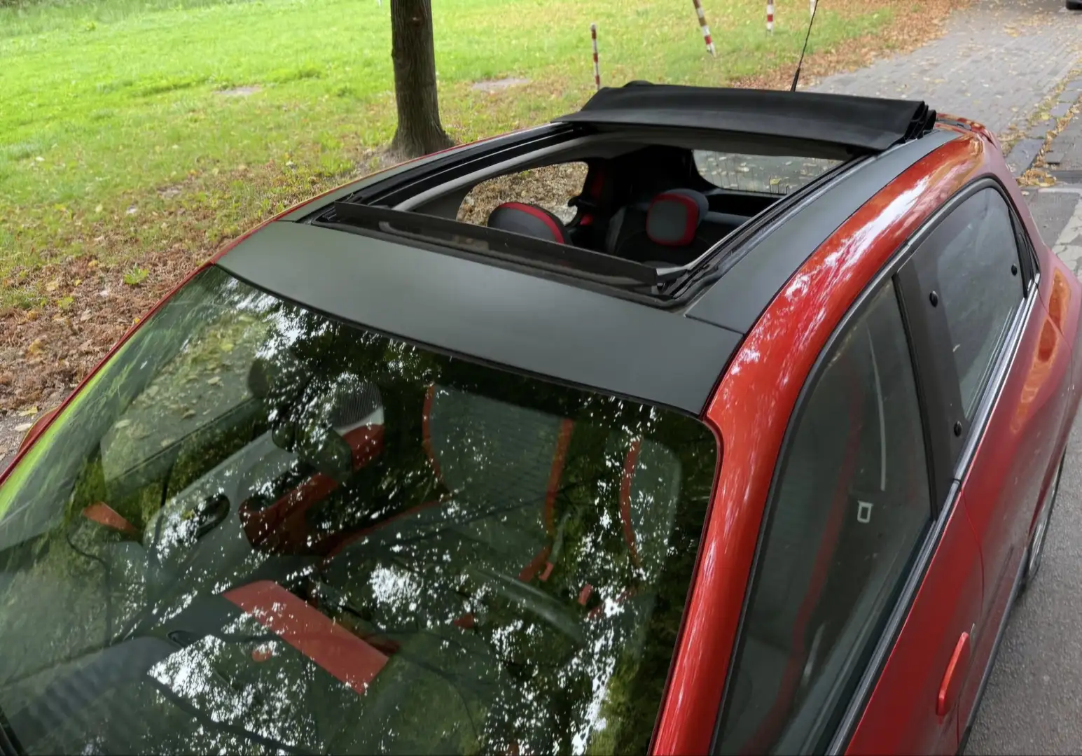 Renault Twingo Twingo III 0.9 TCe 90 Energy Limited Rouge - 2