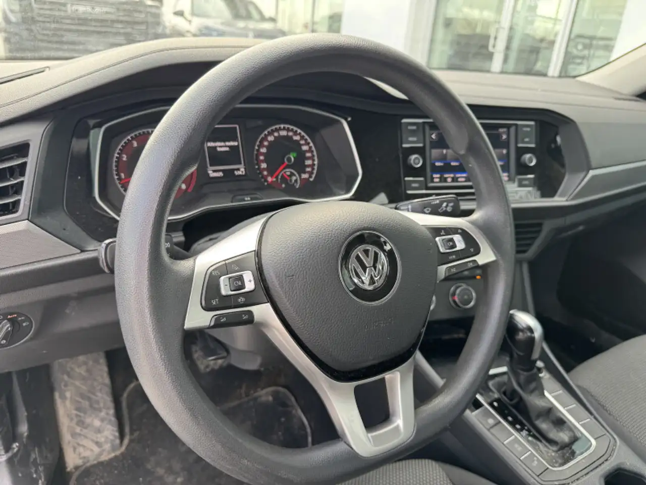 Volkswagen Jetta снимка Volkswagen Jetta