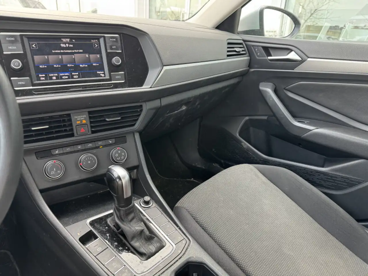 Volkswagen Jetta снимка Volkswagen Jetta