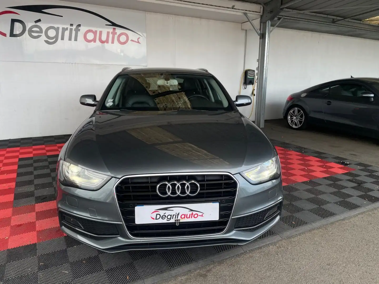 Audi A4 2.0 TDI 150 Clean Diesel Quattro S Line Grau - 2