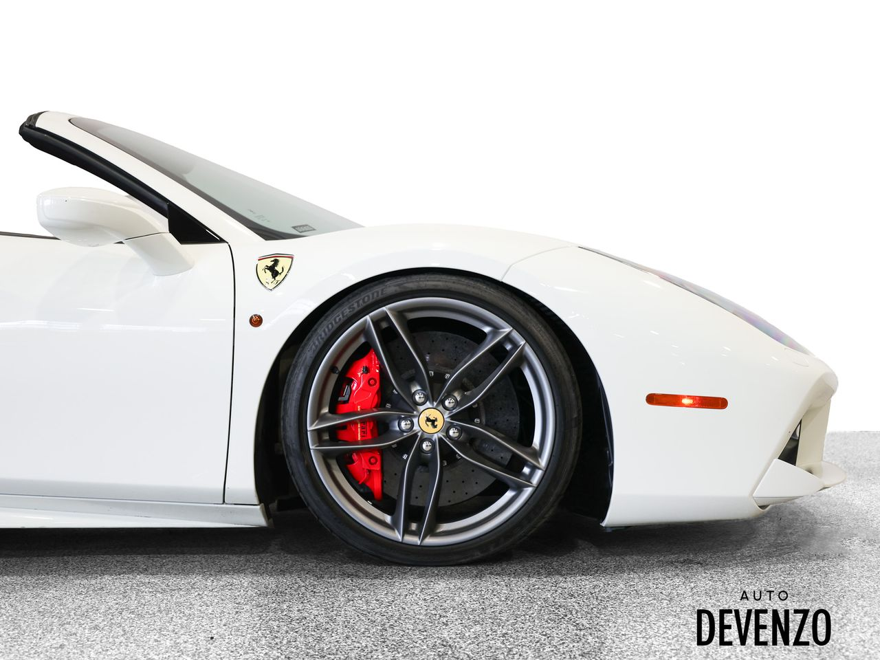 2018 Ferrari 488 Spider Bianco Avus / Rosso Ferrari Suspension — снимка 1