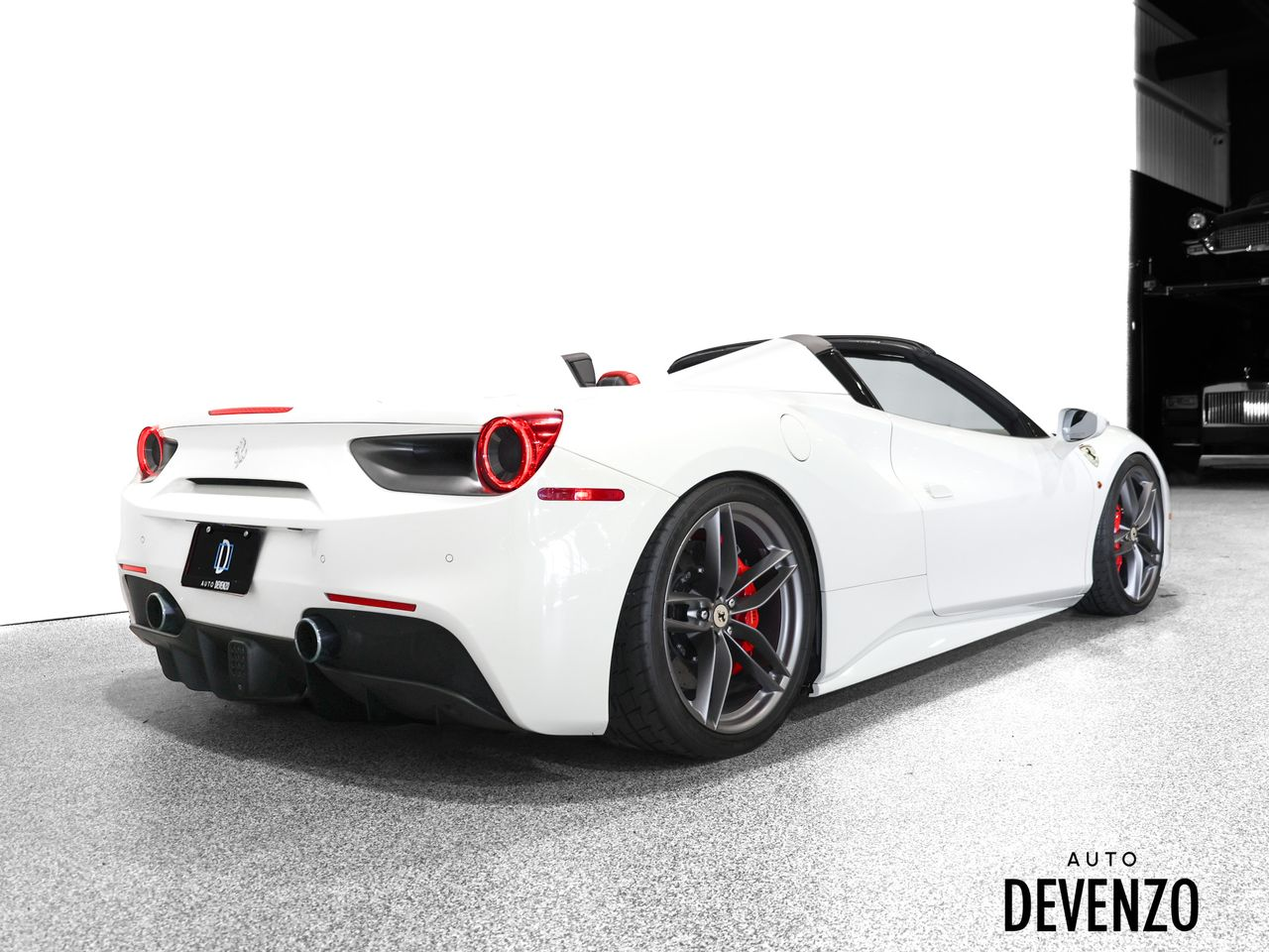 2018 Ferrari 488 Spider Bianco Avus / Rosso Ferrari Suspension — снимка 1
