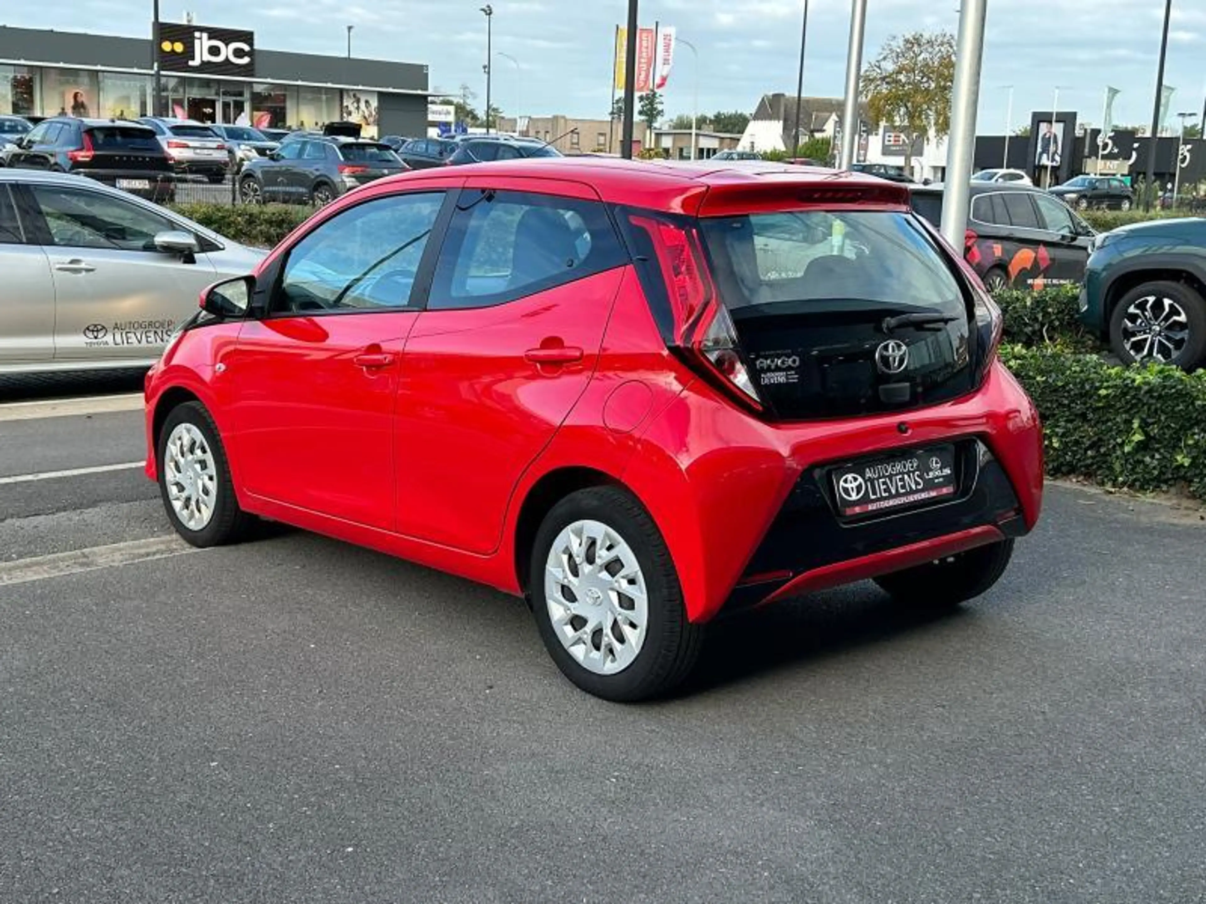 Toyota Aygo x-play II — photo 6