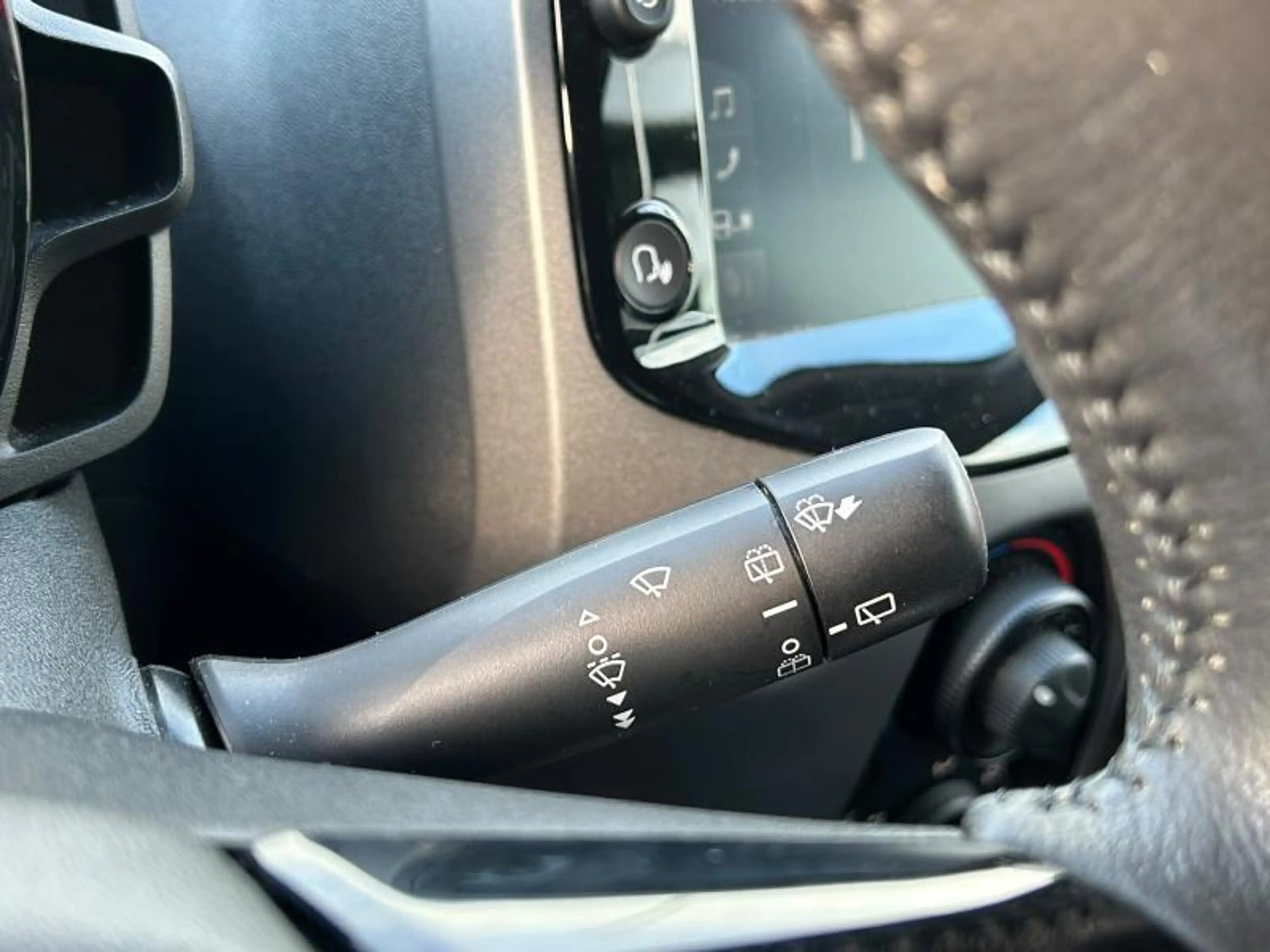 Toyota Aygo x-play II — photo 14
