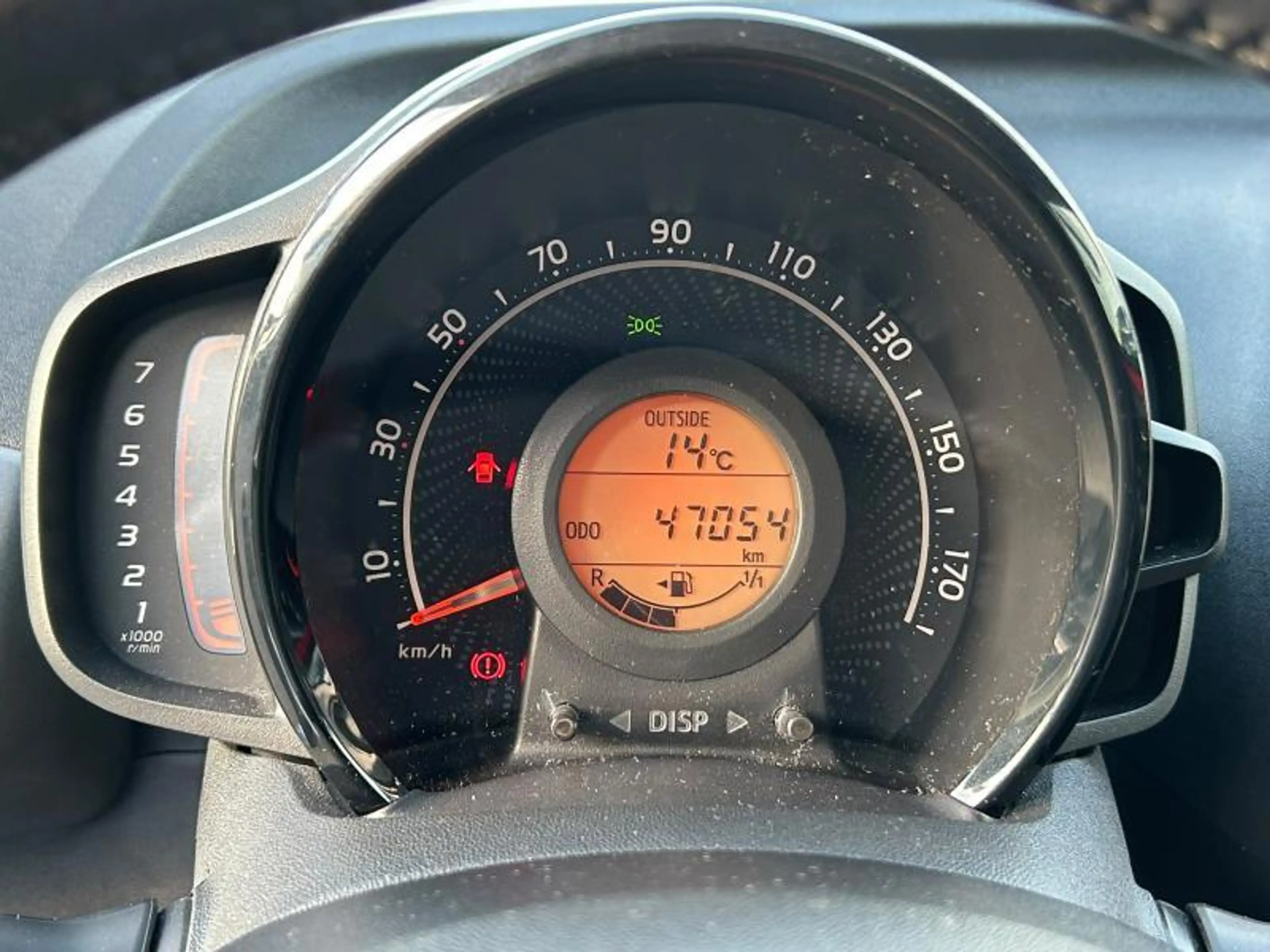 Toyota Aygo x-play II — photo 15