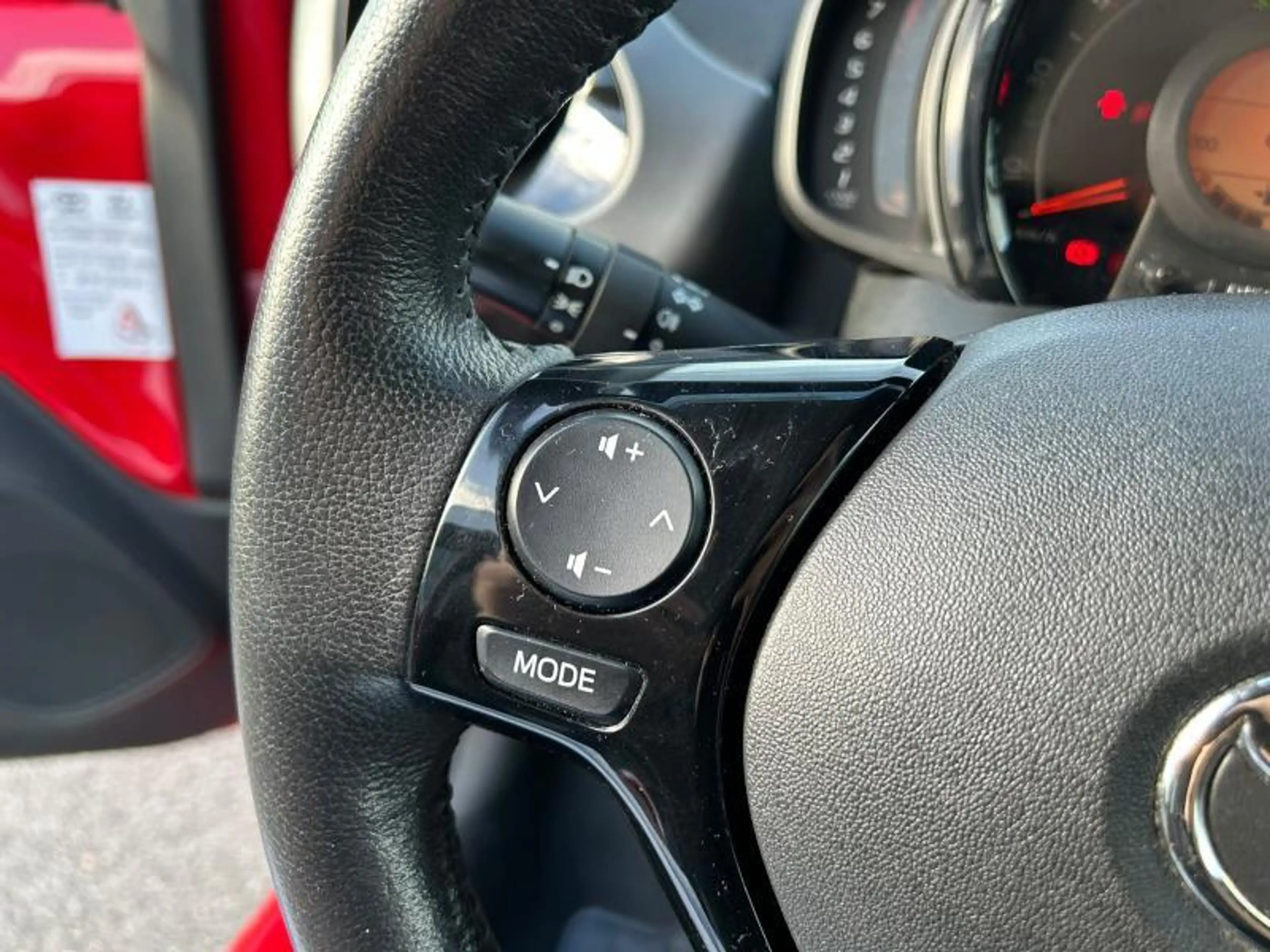 Toyota Aygo x-play II — photo 11