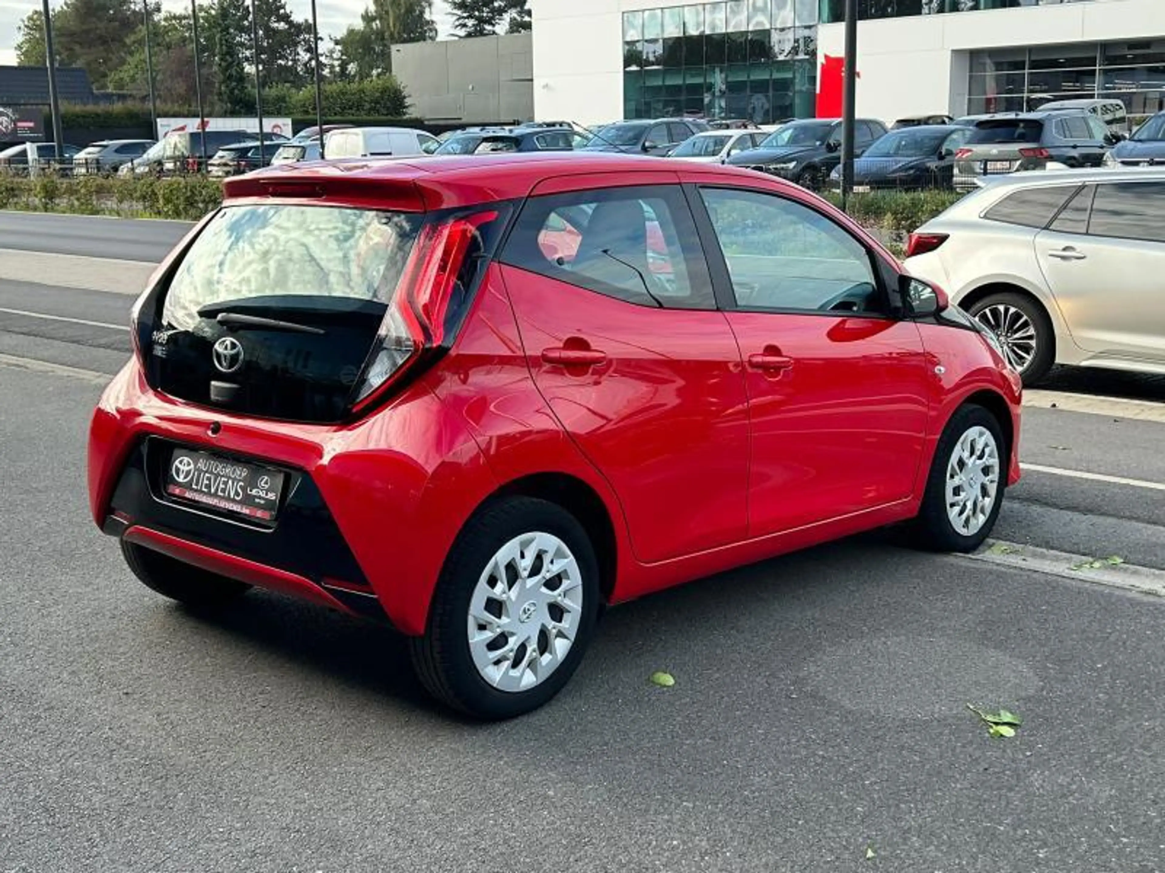 Toyota Aygo x-play II — photo 3