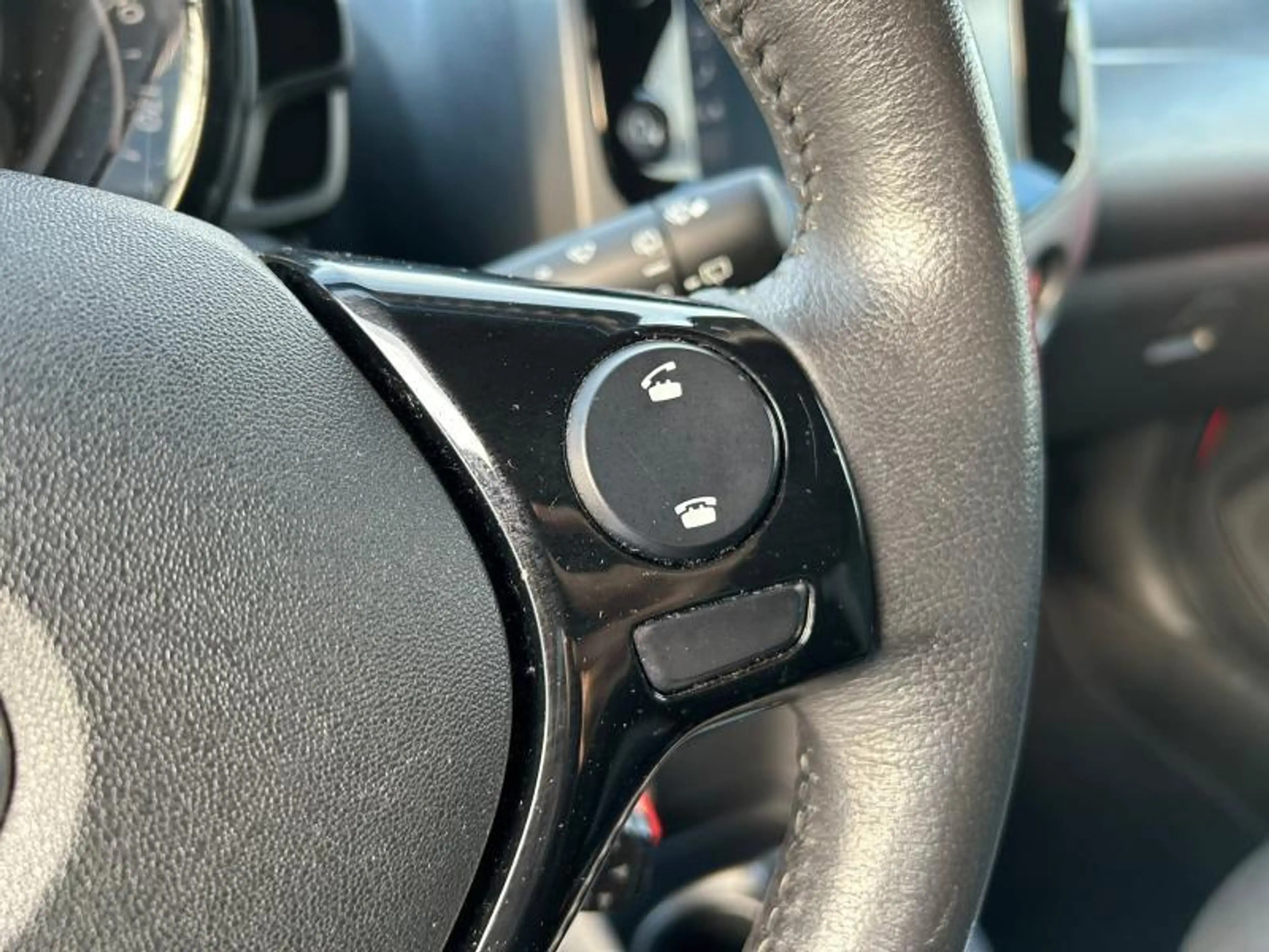 Toyota Aygo x-play II — photo 13