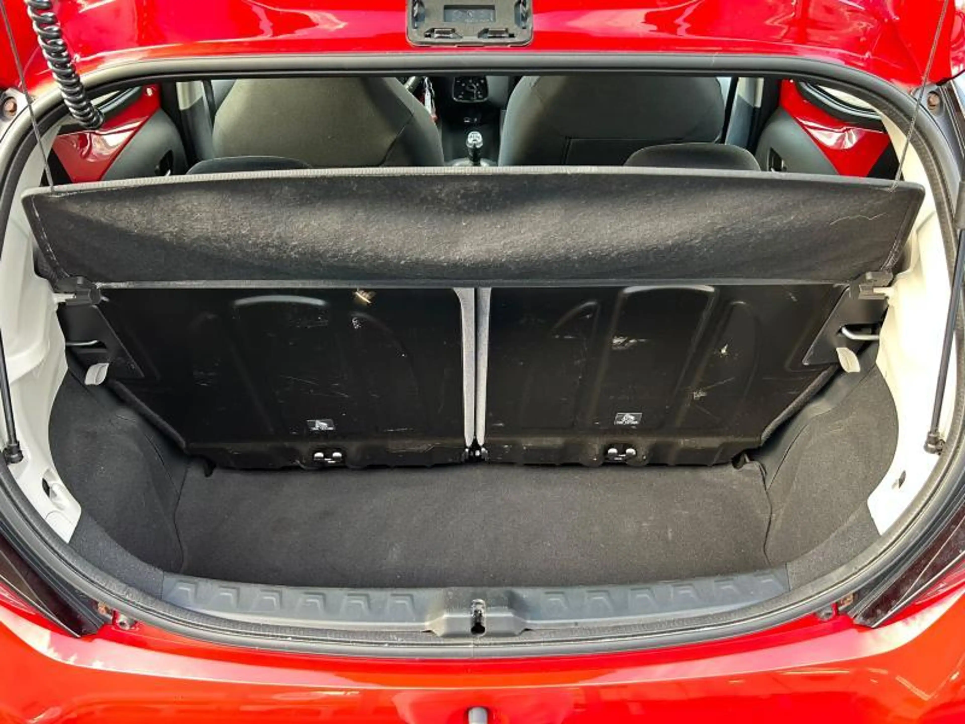Toyota Aygo x-play II — photo 7