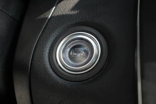 Mercedes-Benz C-Class view 29