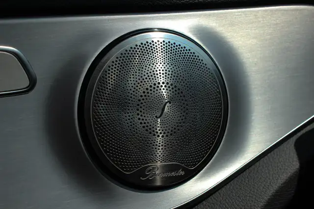 Mercedes-Benz C-Class view 21