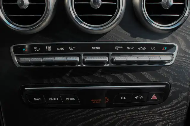 Mercedes-Benz C-Class view 26