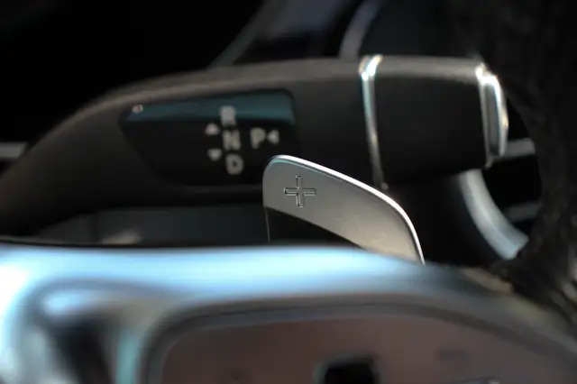 Mercedes-Benz C-Class view 17