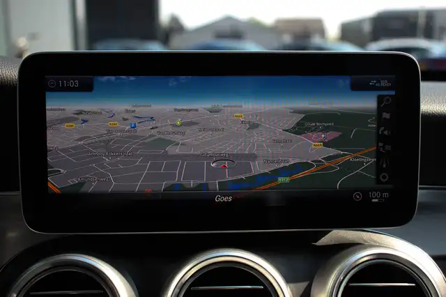 Mercedes-Benz C-Class view 25