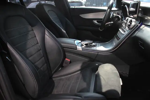Mercedes-Benz C-Class view 11