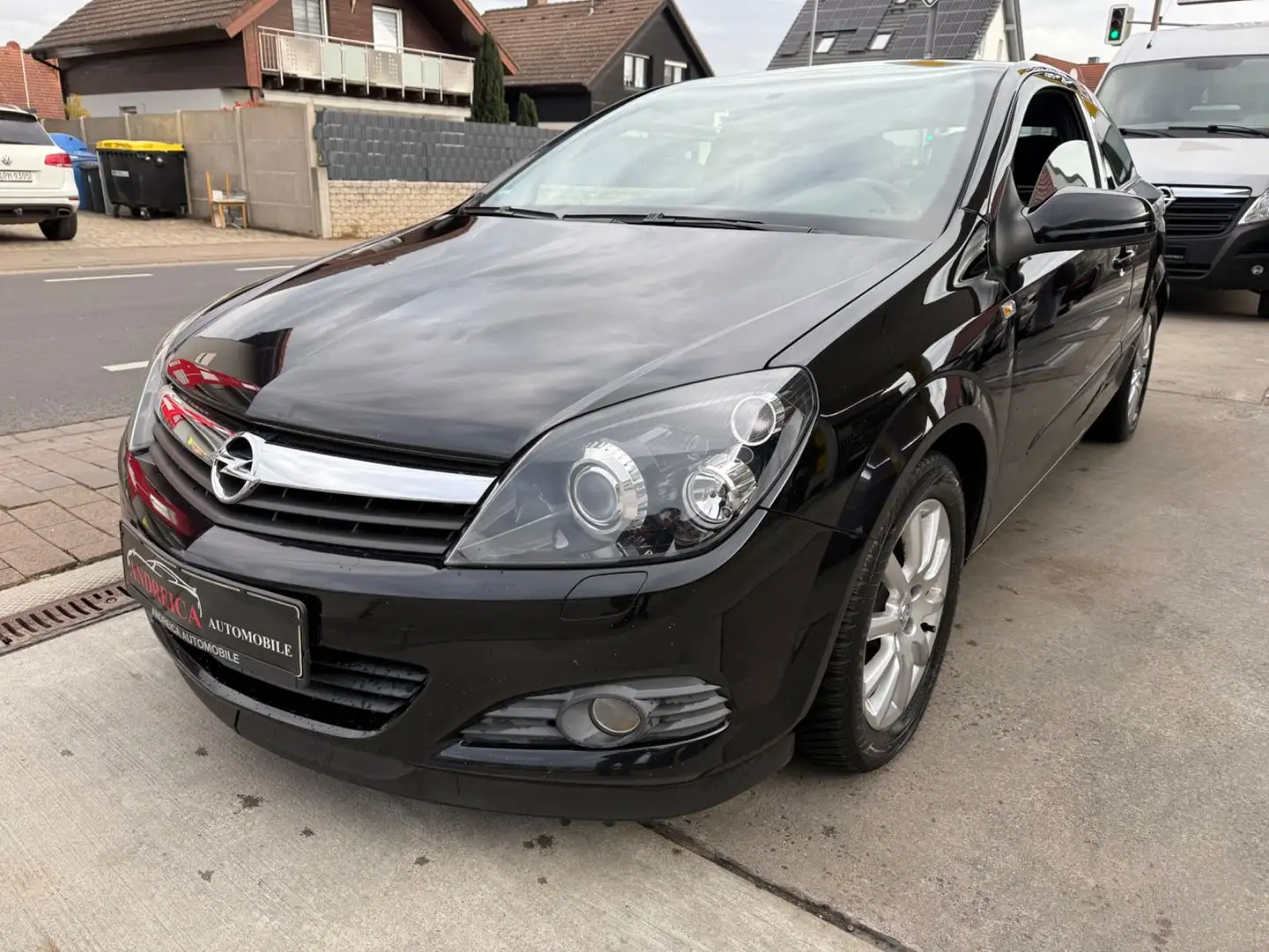 Opel Astra H GTC Cosmo / XENON / NAVI / TEILLEDER Noir - 1