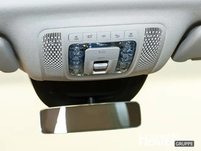 Mercedes-Benz GLE view 11