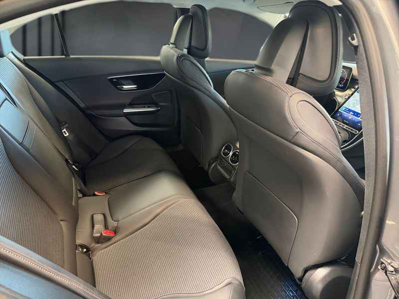 Mercedes-Benz C 200 d AVANTGARDE+MBUX+LED+SHZ+AMBIENTE+KAMERA — photo 13