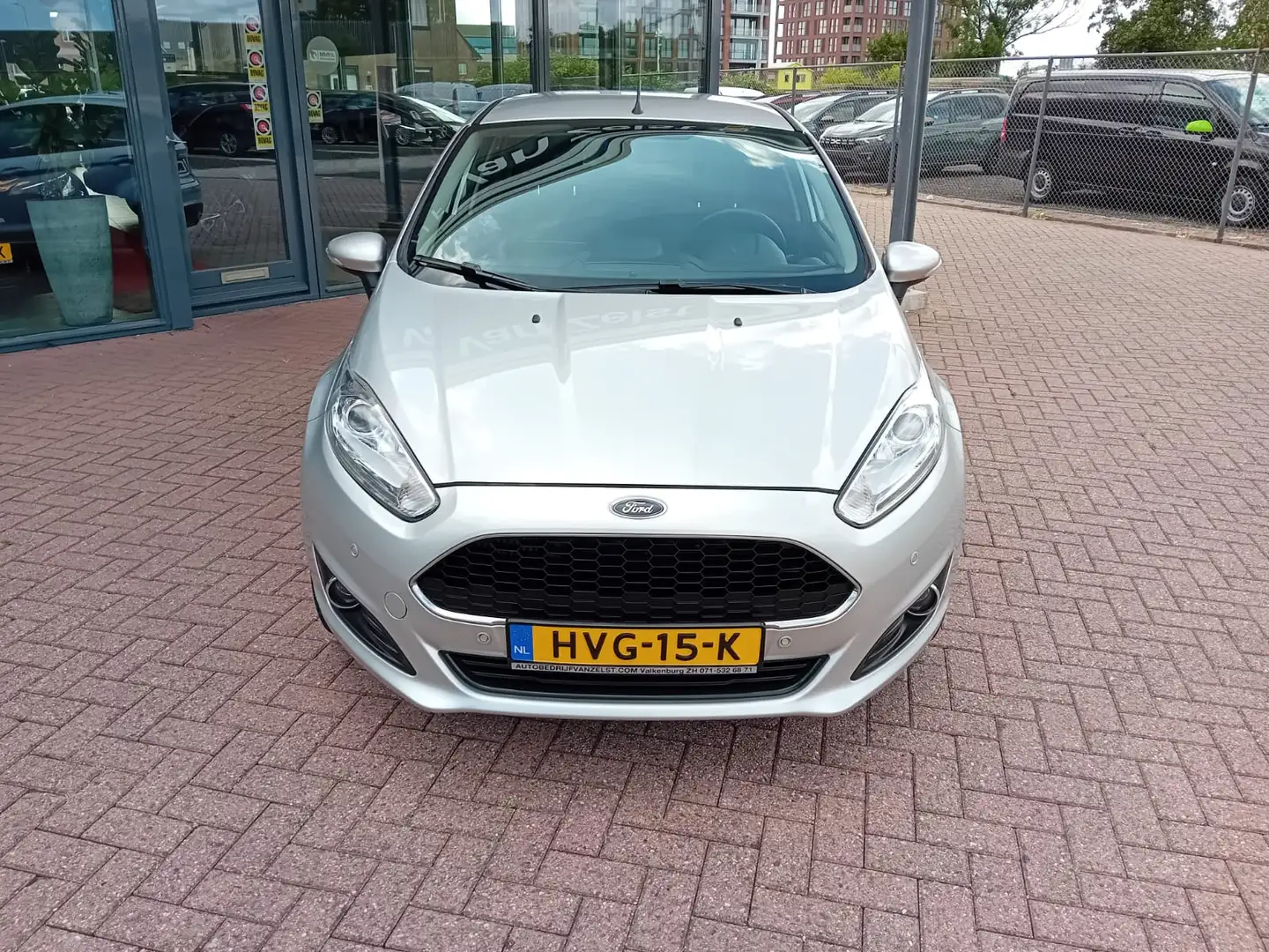 Ford Fiesta 1.0 EcoBoost Titanium, Airco, Multimediasysteem, B Gris - 2
