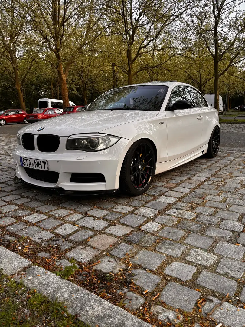 BMW 123 123d Coupe Weiß - 1