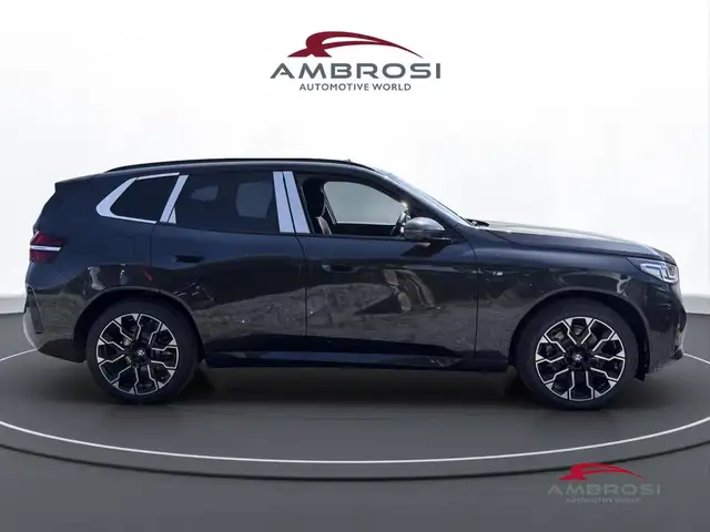 BMW X3 view 5