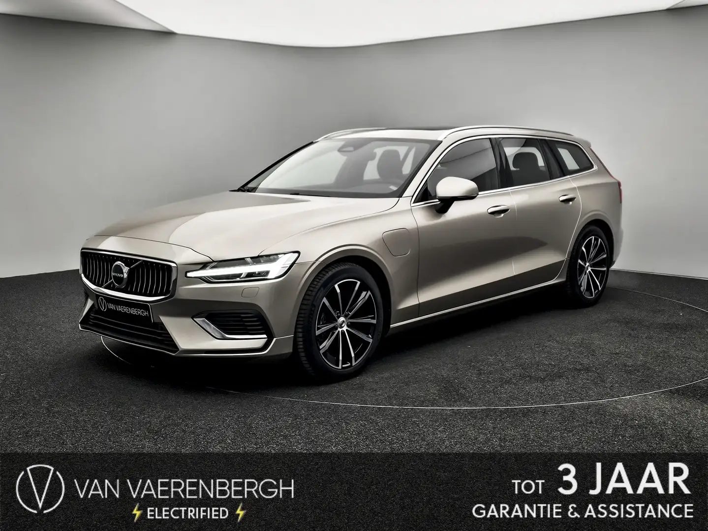 Volvo V60 T6 AWD Geartronic Plus Bright * Pano|BLIS|Pilot As Gris - 1