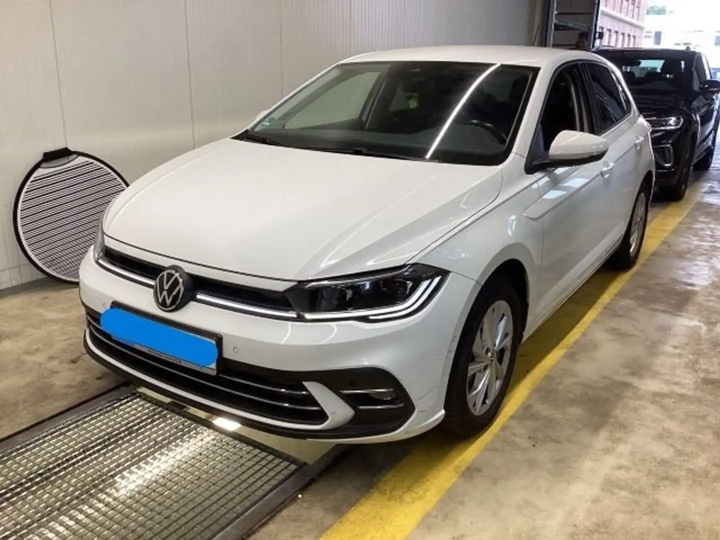 Volkswagen Polo 1.0 TSI Style DSG Navi IQ.Light Sitzheizung Weiß - 2