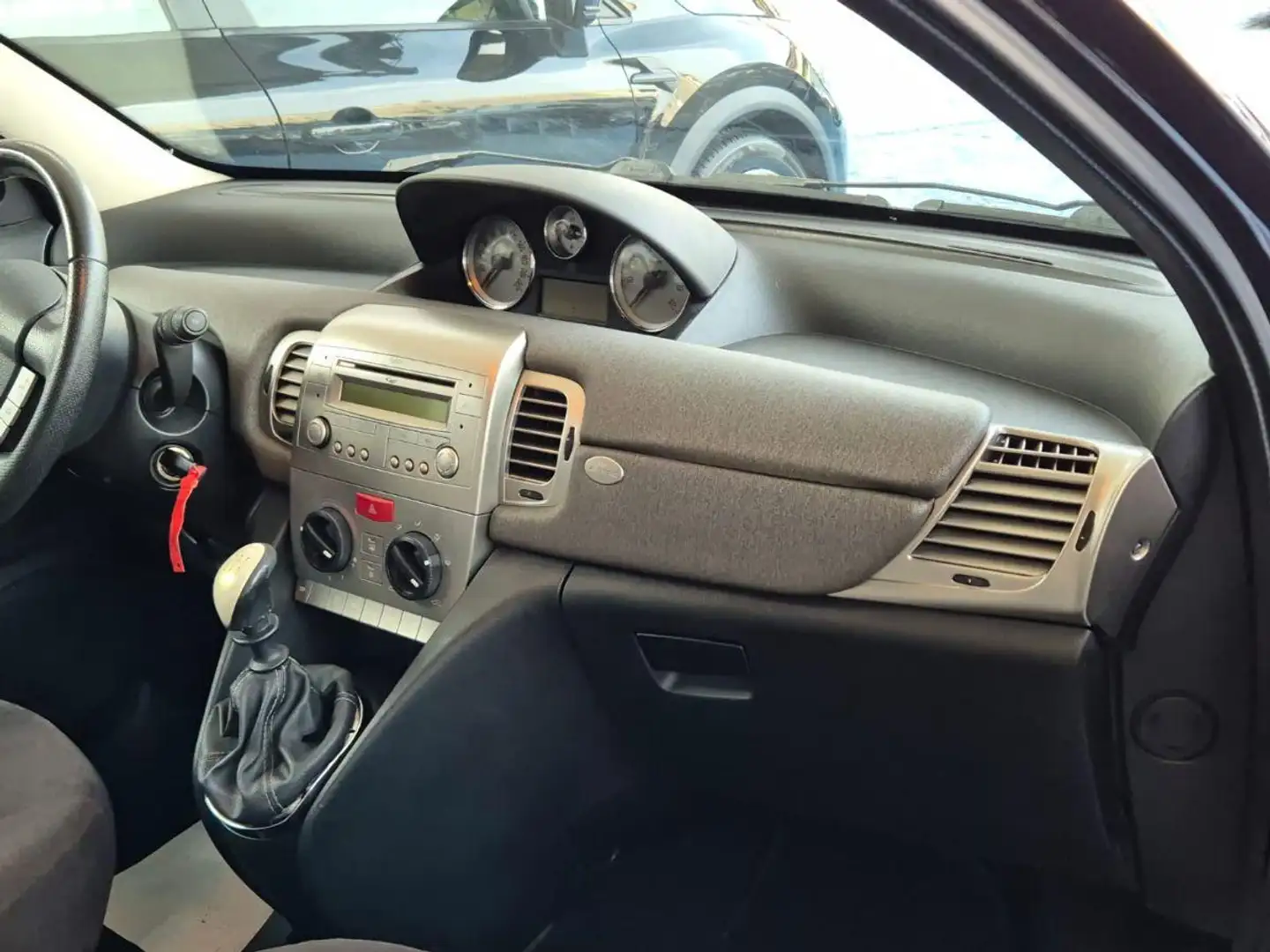 Lancia Ypsilon 1.2 Oro Blanc - 2