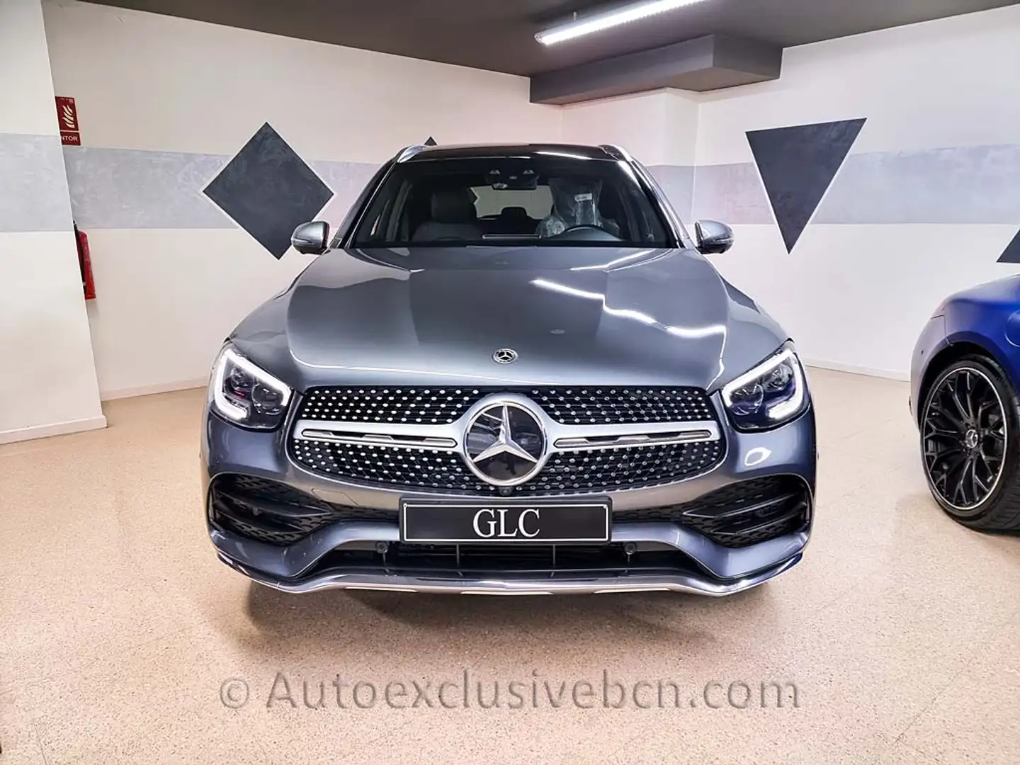 Mercedes-Benz GLC 300 300e 4Matic 9G-Tronic Grau - 2