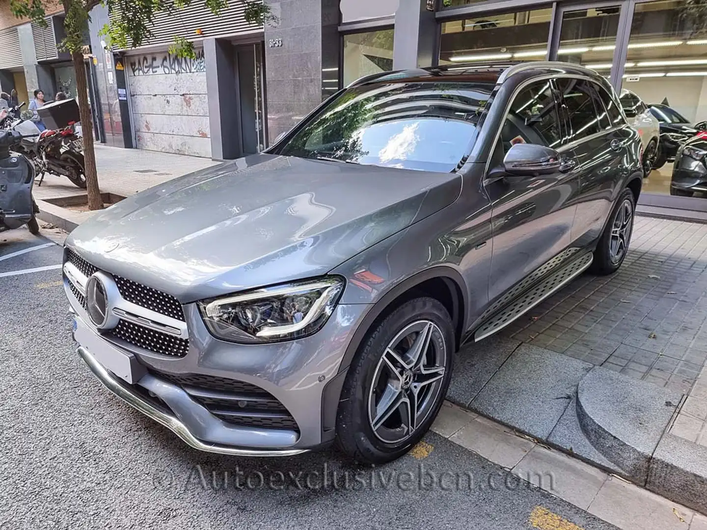 Mercedes-Benz GLC 300 300e 4Matic 9G-Tronic Grau - 1