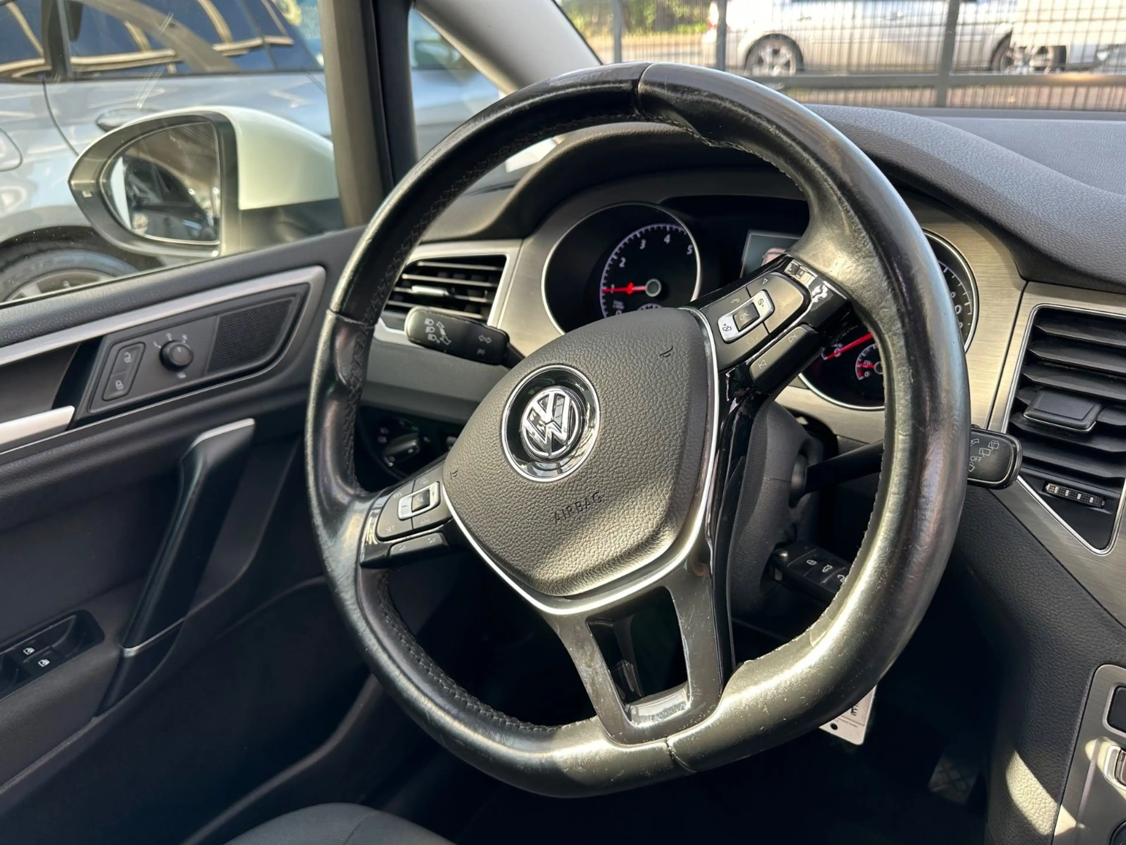 Volkswagen Golf Sportsvan *Pano*Klima*Alu*Tempomat*PDC*Elekt — photo 7