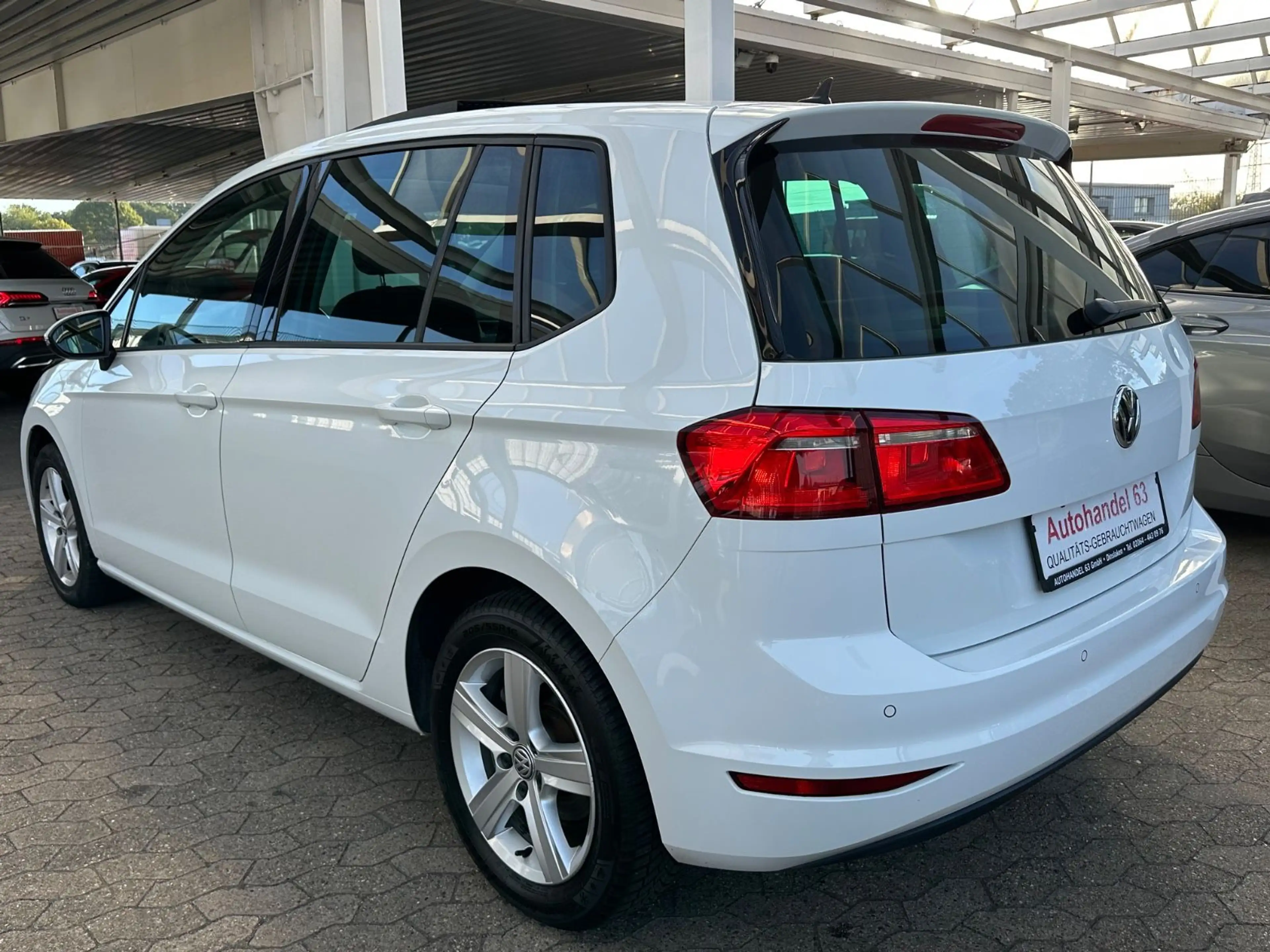 Volkswagen Golf Sportsvan *Pano*Klima*Alu*Tempomat*PDC*Elekt — photo 4
