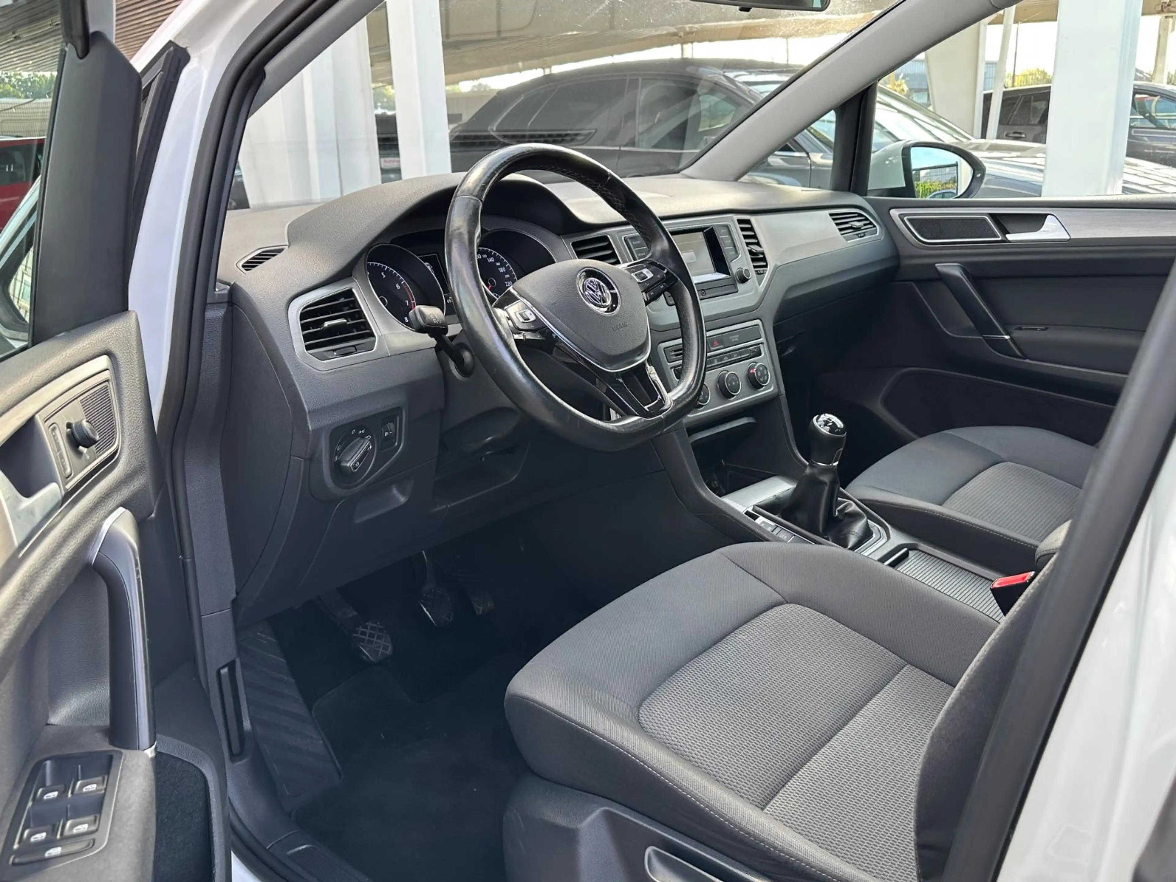 Volkswagen Golf Sportsvan *Pano*Klima*Alu*Tempomat*PDC*Elekt — photo 12